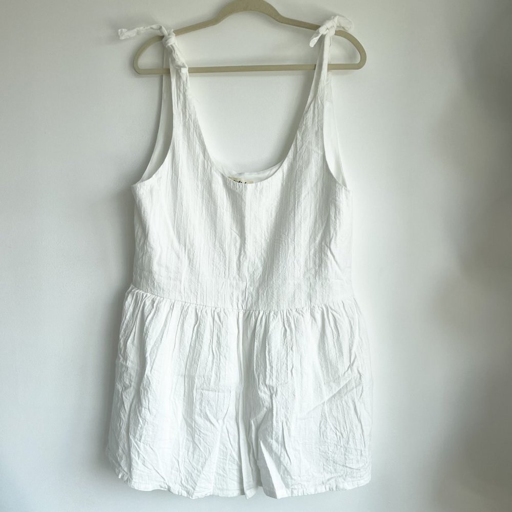 White Lightweight Romper - Summer must have! - Adjustable straps